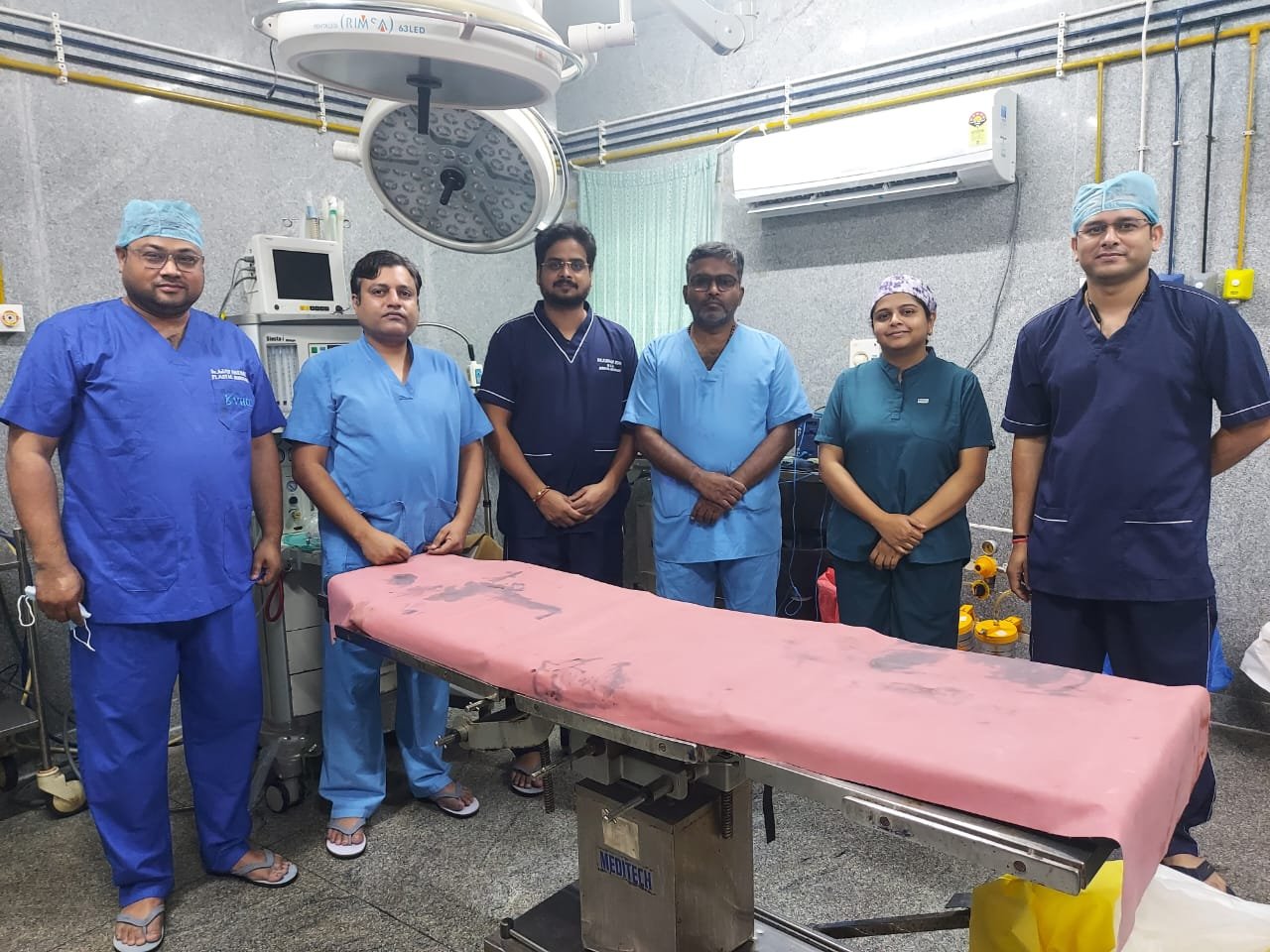 अम्बेडकर अस्पताल की बड़ी मेडिकल सफलता: दुर्लभ ‘सिस्टिक लिम्फेंजियोमा ऑफ रेट्रोपेरिटोनियम’ का 5 घंटे में सफल ऑपरेशन, मरीज पूरी तरह स्वस्थ 1 IMG 20250617 WA0140