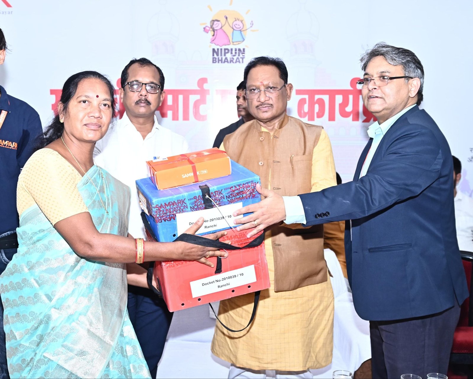 CM विष्णु देव साय ने सम्पर्क स्मार्ट स्कूल और स्मार्ट ब्लॉक कार्यक्रम का किया शुभारंभ : जशपुर के 50 स्कूलों को स्मार्ट किट, शिक्षा क्रांति को बताया मील का पत्थर 1 IMG 20250628 WA0072 scaled