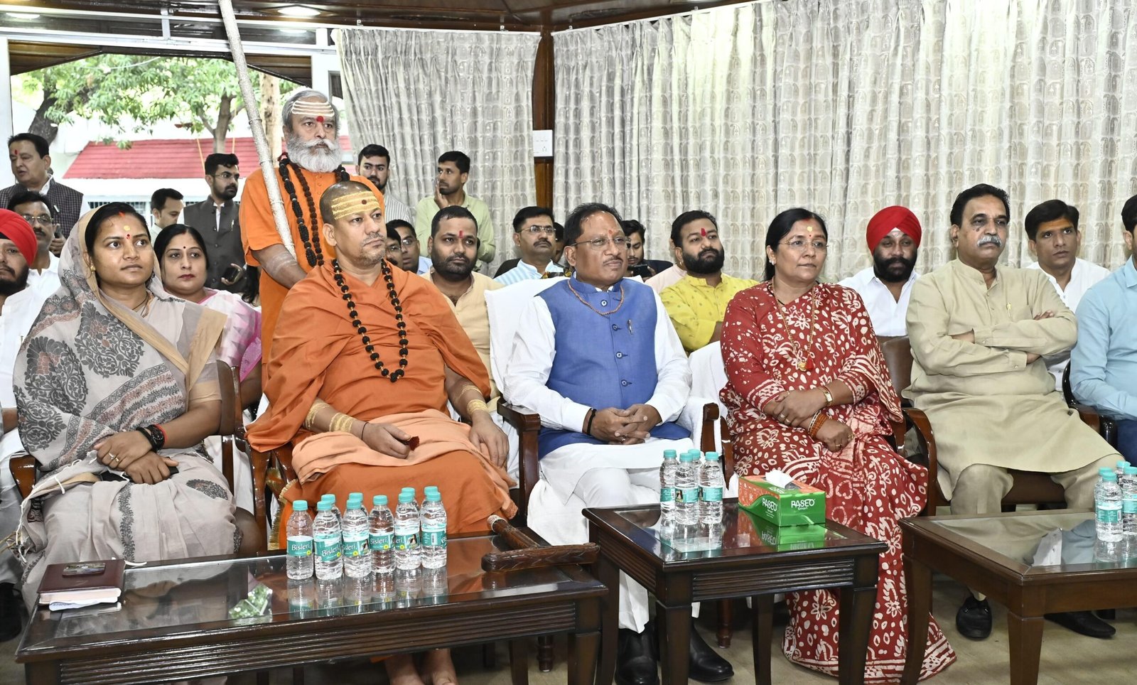 CM विष्णु देव साय ने सुनी 'मन की बात' : PM मोदी की सोच को बताया प्रेरणा, बोले -"छोटे प्रयासों से लाएं बड़े बदलाव, विकसित भारत का संकल्प दोहराया" 1 IMG 20250629 WA0020 scaled