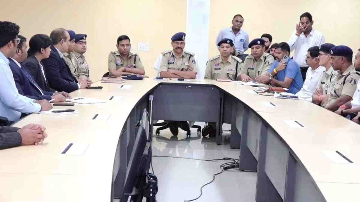 रायपुर में नशे की रातों पर पुलिस का बड़ा एक्शन: गर्ल्स नाइट में फ्री शराब बंद, क्लब-होटल संचालकों को दी सख्त चेतावनी 1 image 2025 06 06T233200.349