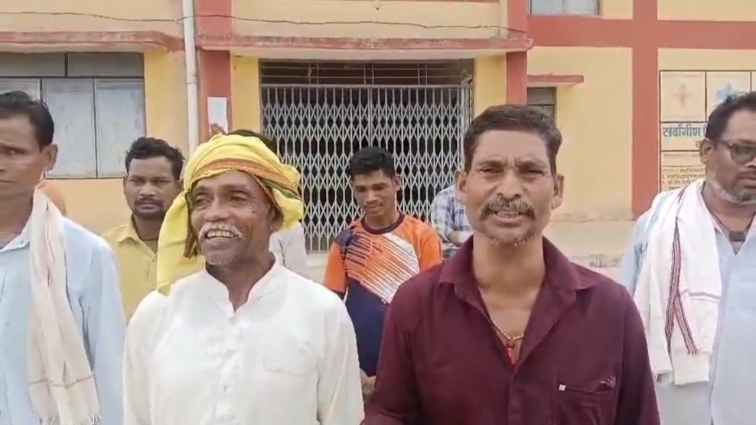 मोहला मानपुर: वर्षों बाद हाई स्कूल वासड़ी को युक्तियुक्तकरण से मिले गणित और विज्ञान के व्याख्याता, अभिभावकों में खुशी की लहर 1 image editor output image 1915791857 1750138302081