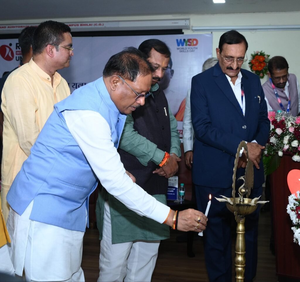 स्किल इंडिया मिशन ने देश की तस्वीर बदली, अब छत्तीसगढ़ बना रहा है नया इतिहास - मुख्यमंत्री साय 2 1002020906
