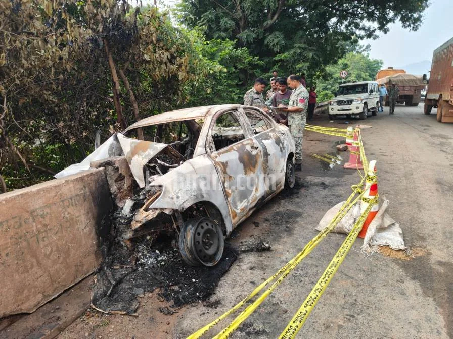 कांकेर में भीषण एक्सीडेंट: पुल से टकराई कार में लगी आग, 4 दोस्तों की जलकर मौत 1 CG 8