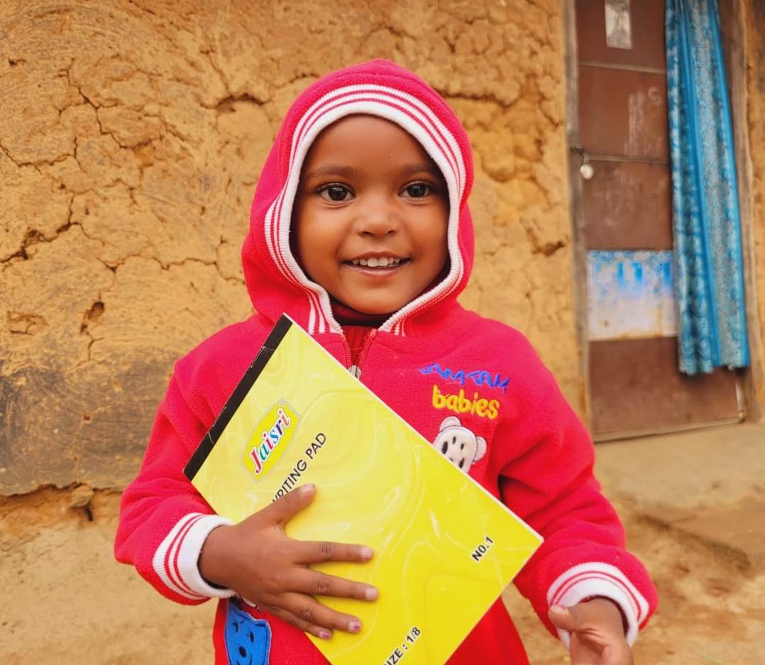 "पहाड़ी कोरवाओं के मासूमों को मिला जीवनदान: दिल की गंभीर बीमारियों से जूझते बच्चों का चिरायु योजना से हुआ मुफ्त इलाज, चेन्नई से रायपुर तक बचाई गई सांसें" 1 IMG 20250721 WA0042