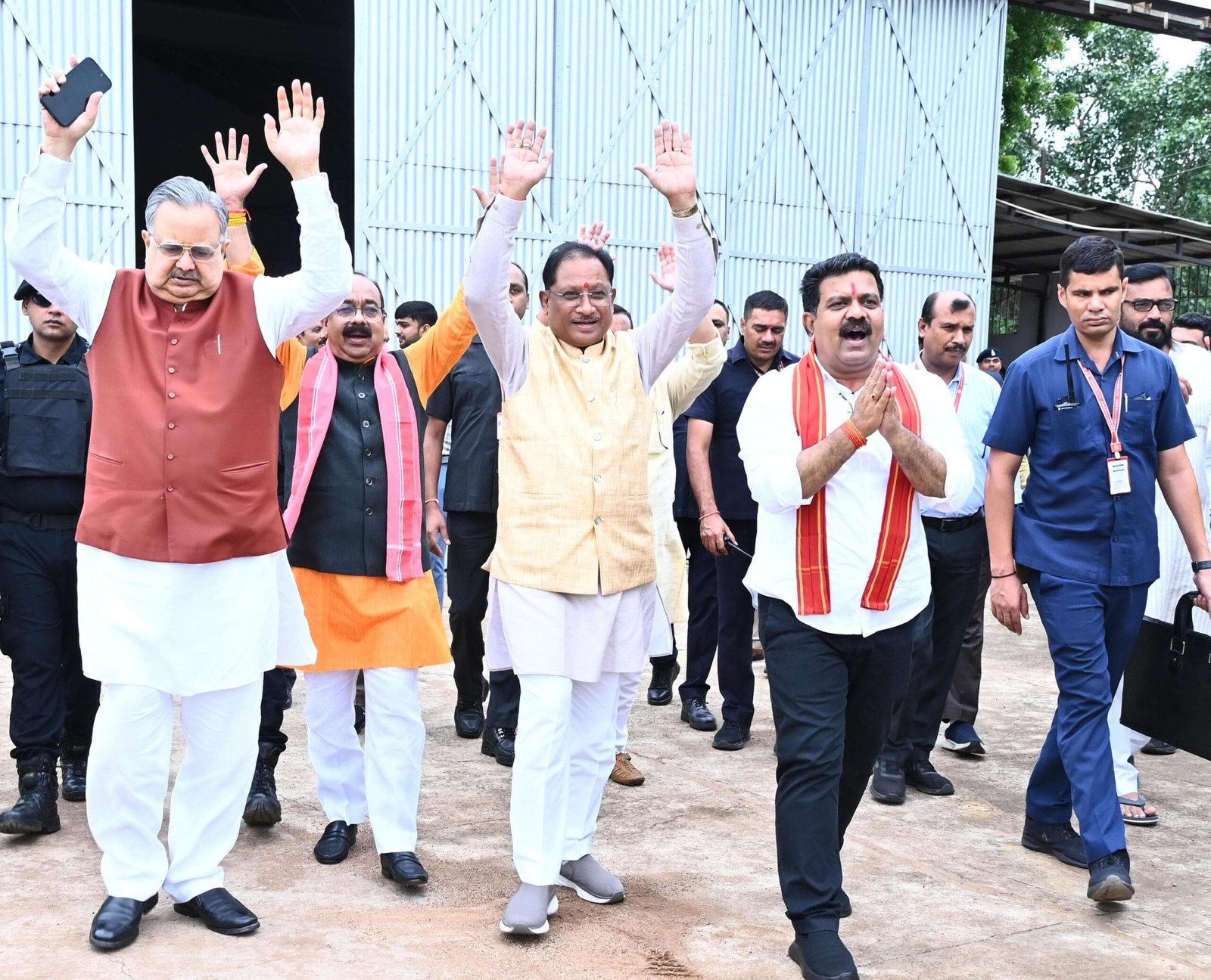 CG ब्रेकिंग न्यूज़: CM विष्णुदेव साय हेलीकॉप्टर से हुए रवाना, भोरमदेव में करेंगे जलाभिषेक — कांवड़ियों पर पुष्पवर्षा कर देंगे भव्य स्वागत 1 IMG 20250728 WA0012 scaled