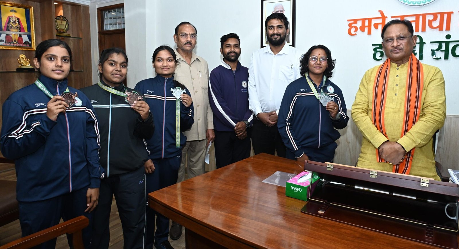 किक बॉक्सिंग में चमके छत्तीसगढ़ के सितारे: पदक विजेता खिलाड़ियों ने की मुख्यमंत्री साय से मुलाकात 1 IMG 20250729 WA0034 scaled