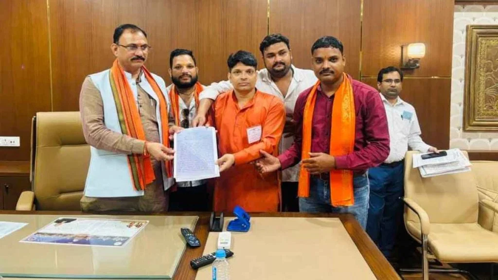 धमतरी के क्रिश्चियन हॉस्पिटल पर धर्मांतरण और लापरवाही के गंभीर आरोप, मंत्री ने दिए जांच के आदेश 1 image 2025 07 29T150701.432 1024x576 1