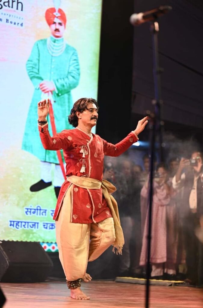 रायगढ़ में 40वें चक्रधर समारोह का भव्य शुभारंभ : राज्यपाल रमेन डेका ने कहा—अतीत की स्वर्णिम स्मृतियों और सांस्कृतिक धरोहर से जोड़ने वाला पर्व, शास्त्रीय संगीत से लेकर लोक कलाकारों तक को मिलेगा मंच 2 1002282023