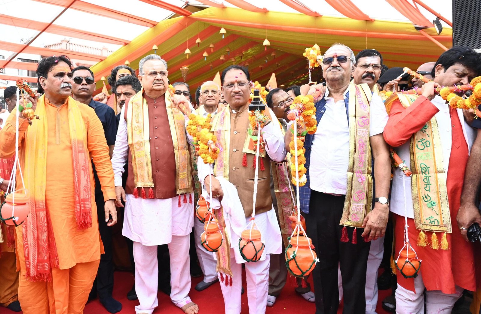सावन की पावन बेला में मुख्यमंत्री विष्णु देव साय ने किया भगवान शिव का रूद्राभिषेक, प्रदेशवासियों की समृद्धि और सुख-शांति की कामना 1 IMG 20250803 WA0055 scaled