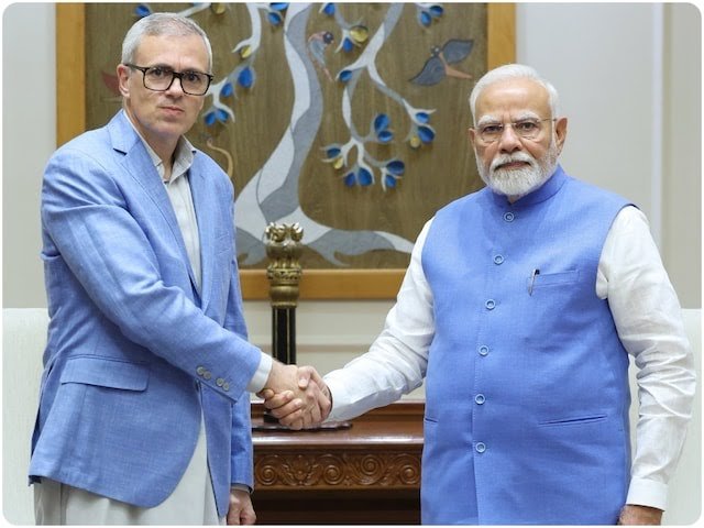 "क्या 5 अगस्त फिर बनेगा ऐतिहासिक? अनुच्छेद 370 हटाने की बरसी पर जम्मू-कश्मीर में चुनाव या राज्य का दर्जा बहाल करने की चर्चाएं तेज, उमर अब्दुल्ला बोले- फिलहाल अफवाहों पर न जाएं" 1 Omar Abdullah Narendra Modi 2025 05 4511c2aa10059d11dd43001279451947 1