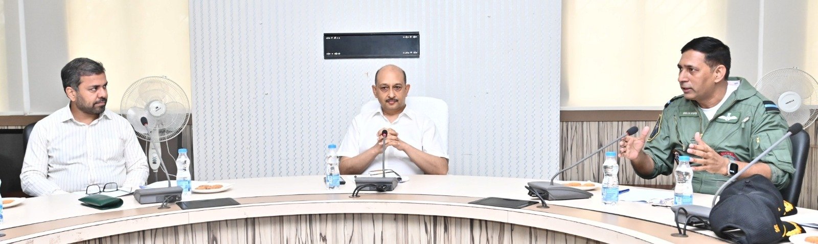 राज्योत्सव 2025 में आसमान से दिखेगा भारतीय वायु सेना का शौर्य… सूर्यकिरण टीम करेगी हैरतअंगेज करतब, हेलीकॉप्टर भी होंगे शामिल 1 IMG 20250911 WA0051