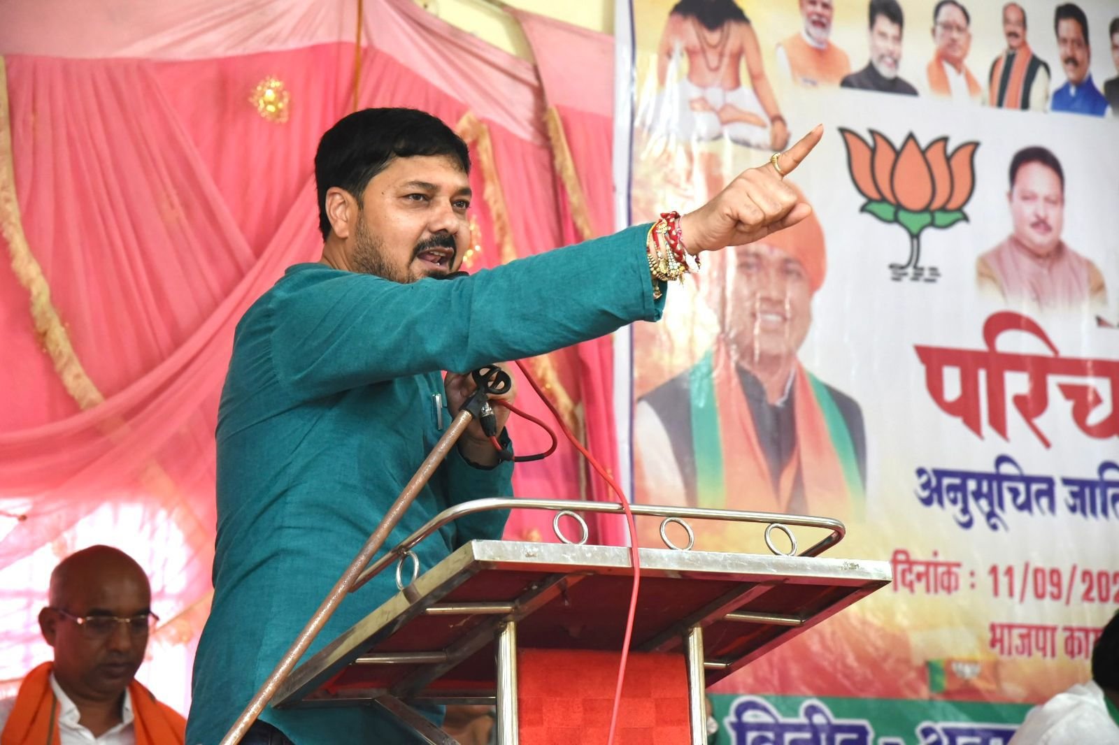खरोरा में सेवा पखवाड़ा अभियान 2025 की कार्यशाला आयोजित, विधायक अनुज शर्मा बोले – "सेवा करने का मिला अच्छा अवसर" 1 IMG 20250912 WA0004
