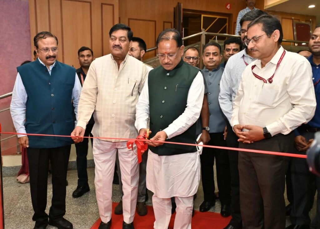 विश्व मानक दिवस: CM विष्णु देव साय ने दिलाई गुणवत्ता शपथ, कहा — “मानक ही राष्ट्र निर्माण की रीढ़, गुणवत्ता बने हर भारतीय का संस्कार” 4 1002610775