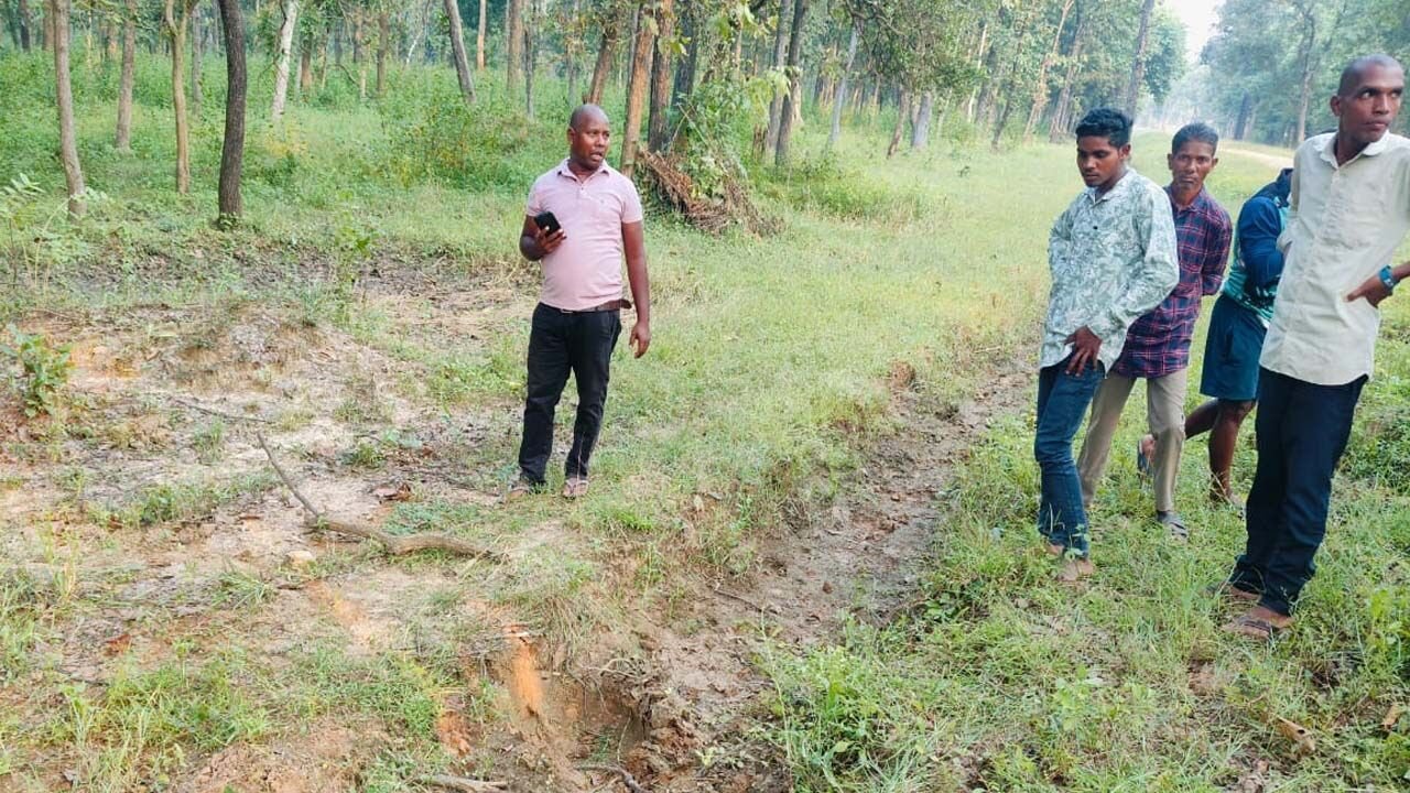 Elephant Crushes Elderly Man in Baranwapara : कनकुराम ठाकुर की मौके पर मौत, ग्रामीणों में दहशत और आक्रोश 1 2537008 elephant attack elderly man dies
