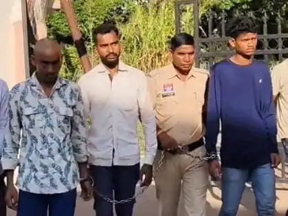 नशे में टूट गई दोस्ती की डोर: तीन दोस्तों ने बहस के बाद साथी को मार डाला, पहचान न हो सके इसलिए सिर को कुचल दिया 1 35fb78af 7d34 4a35 bc9c 12ac68beff64 1761571545491