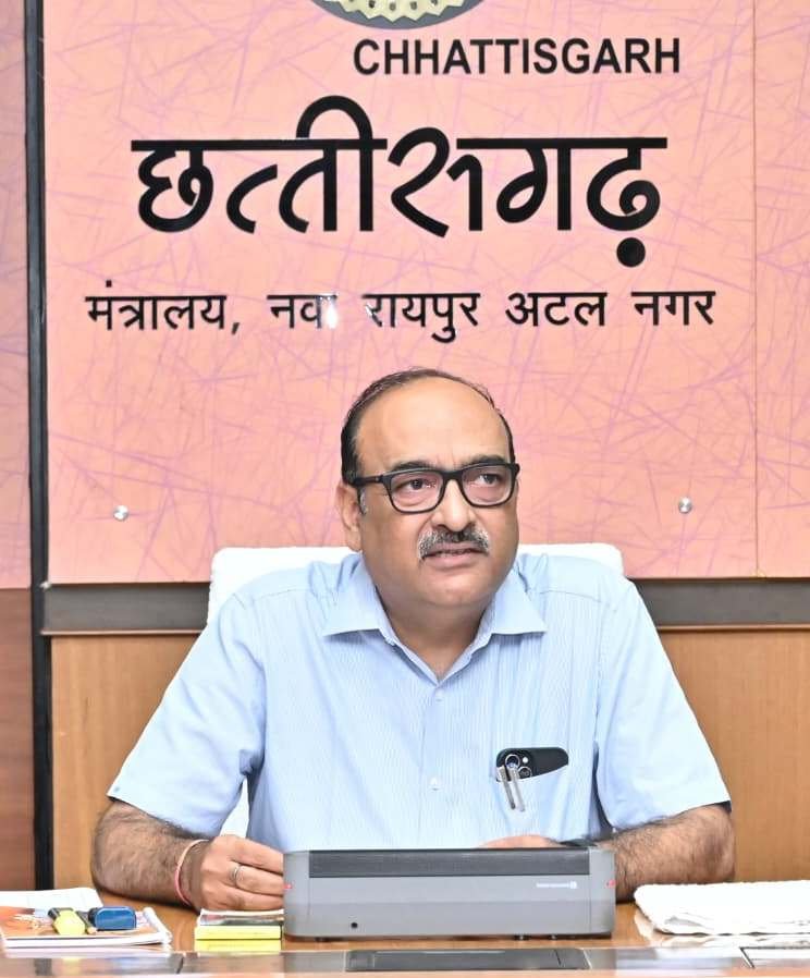 मुख्यमंत्री के निर्देशों का त्वरित अमल सुनिश्चित करने के लिए उच्च स्तरीय समीक्षा बैठक, विकास शील ने सभी विभागों को दिया सख्त आदेश 1 IMG 20251014 WA0051