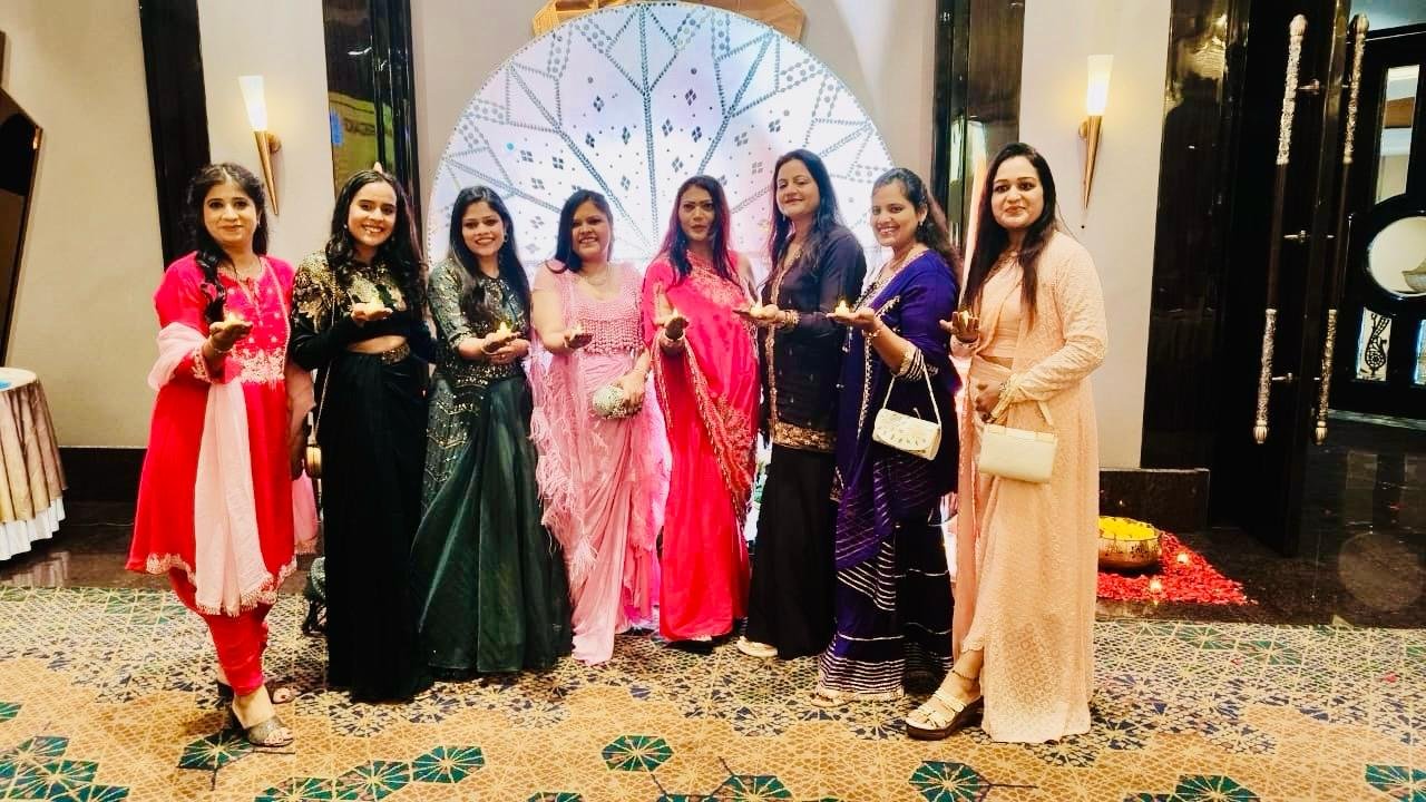 रायपुर में रोटरी क्लब ऑफ एलिगेंस का ‘सरगम-ए-दिवाली’ आयोजन, संगीत, रंगोली और दीपों से सजी प्री-दिवाली की शाम 1 IMG 20251015 WA0072