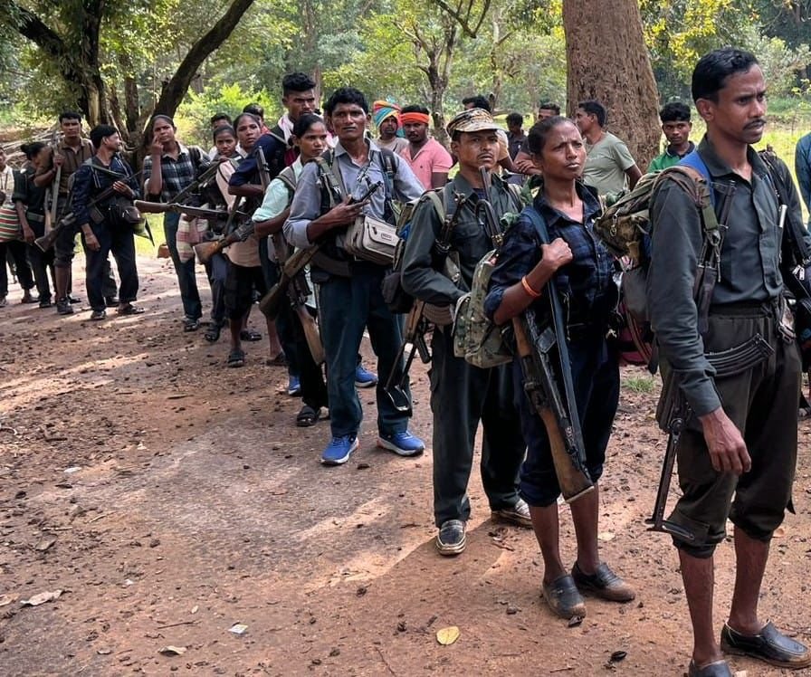 21 Maoist cadres surrender in Kanker, deposit 18 weapons 1 IMG 20251026 WA0031