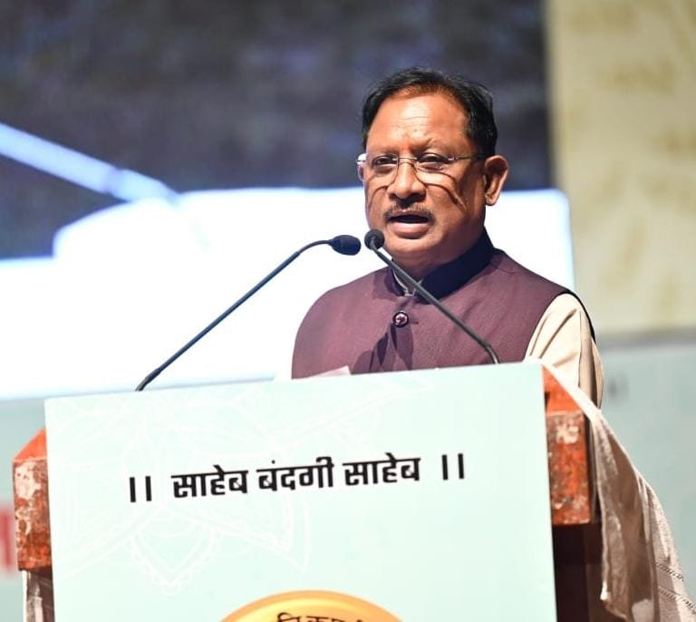 शिक्षा के बिना जीवन अधूरा, सामाजिक विकास का मूल मंत्र है शिक्षा... रायपुर में पनिका समाज के शपथ ग्रहण कार्यक्रम में बोले मुख्यमंत्री, कहा- 'संगठित समाज से ही मजबूत होगा राष्ट्र' 1 IMG 20251027 WA0011