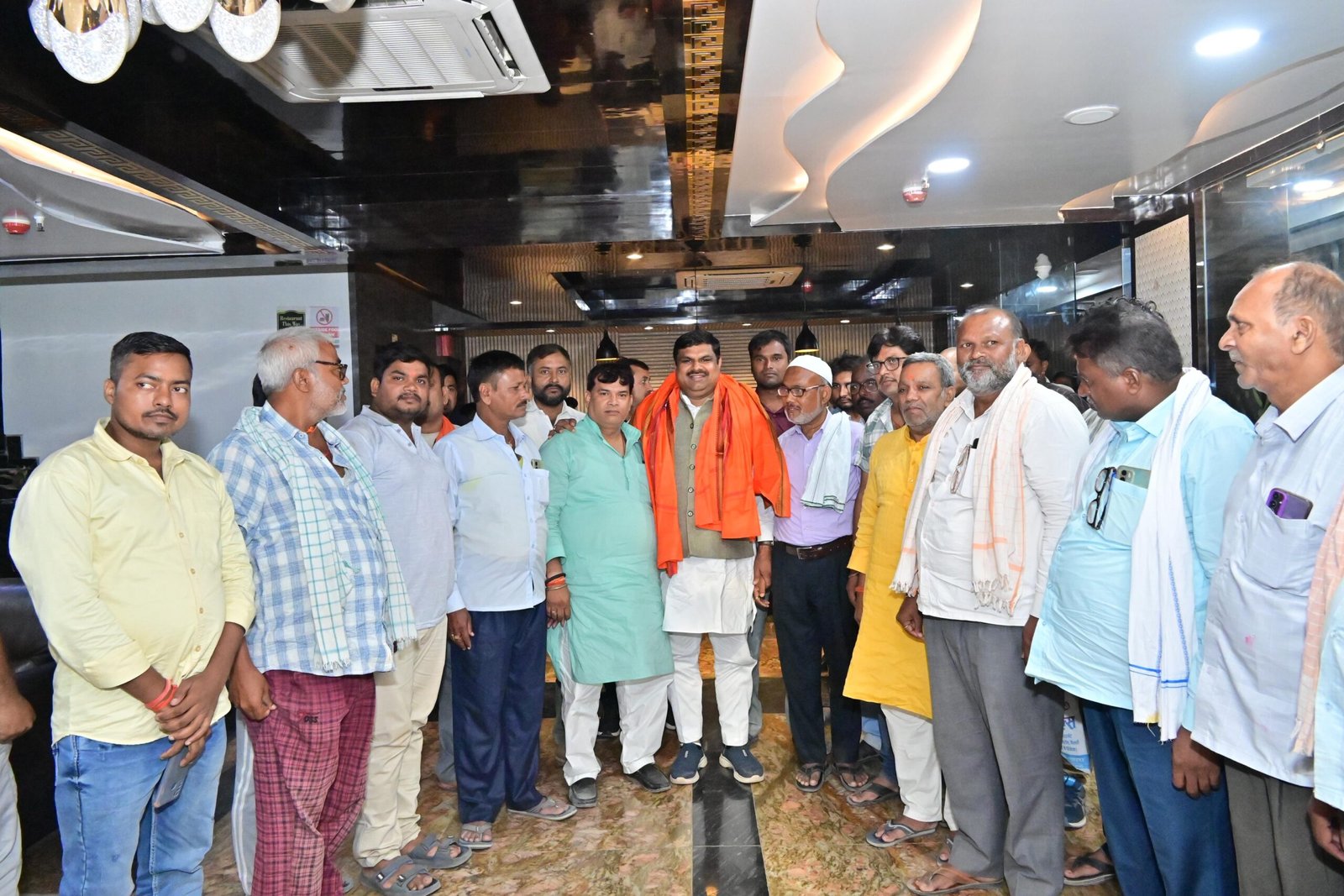 CG के कैबिनेट मंत्री गजेंद्र यादव का बिहार में धुआंधार प्रचार : सभी प्रमुखों से मिलकर भारतीय जनता पार्टी को जीत दिलाने कर रहे अपील... 1 IMG 20251030 WA0066 scaled