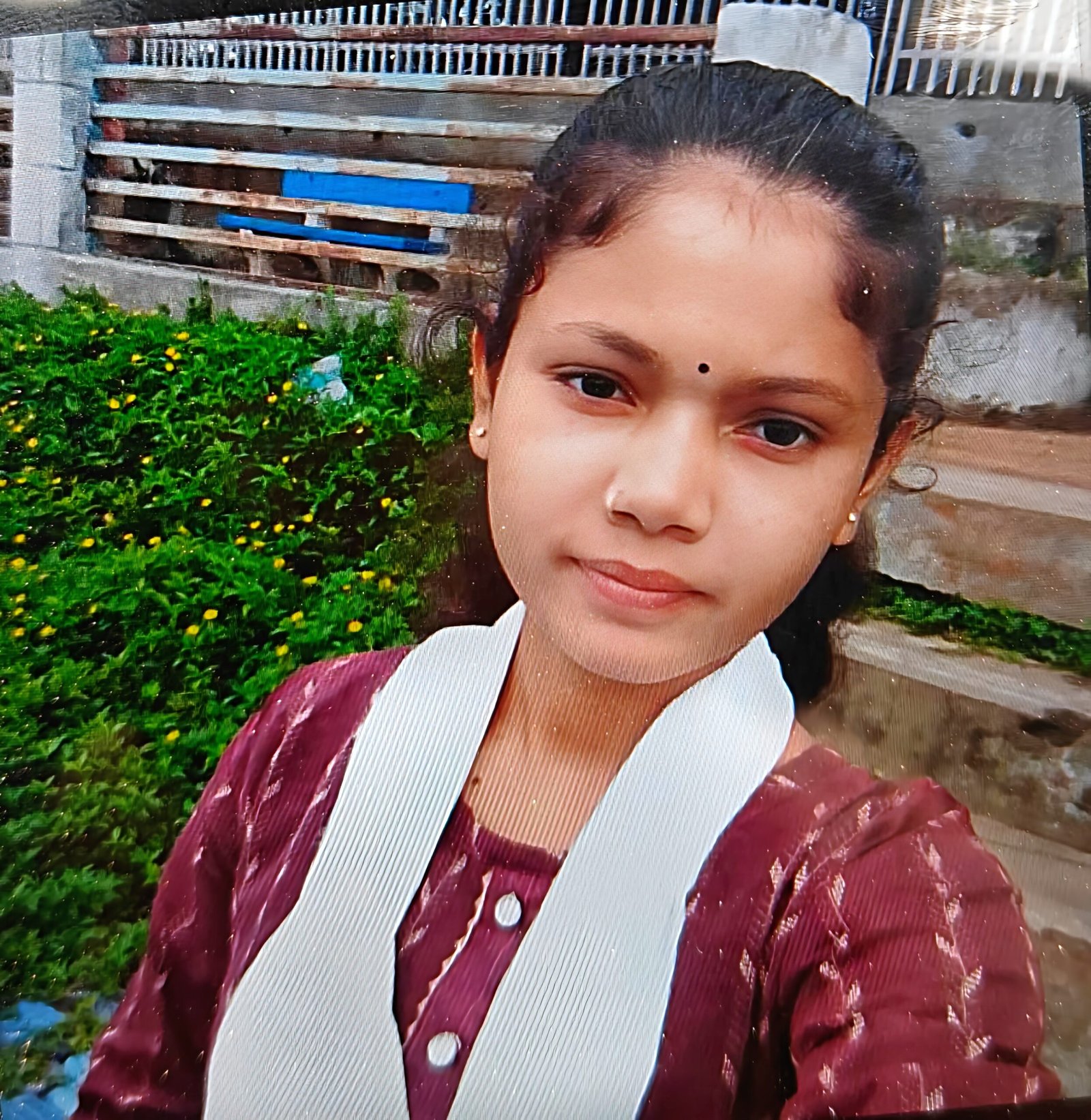 Uploads KONDAGAON 2910 KND WOMAN HANGING NF6 scaled 1