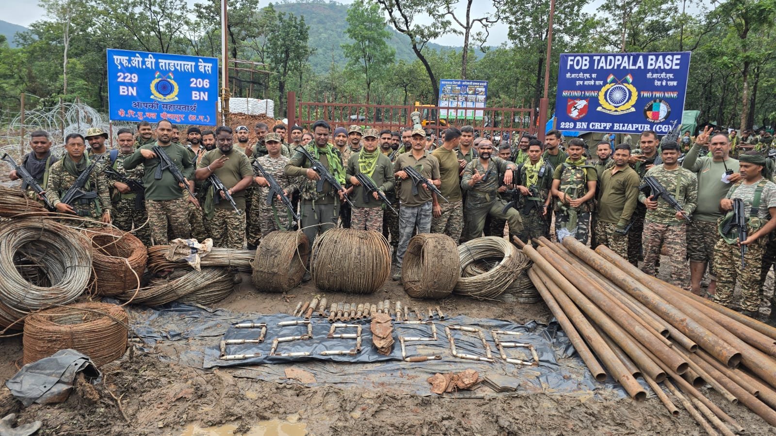Bijapur Naxal Operation: ताड़पाला की पहाड़ियों में सुरक्षाबलों की बड़ी सफलता, भारी मात्रा में हथियार और 5 IED बरामद 1 WhatsApp Image 2025 10 14 at 9.43.13 AM 1
