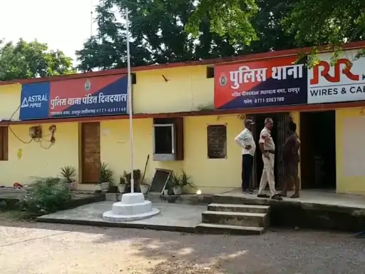 Raipur Suicide Shocker: Newlywed records video before death : रायपुर में नवविवाहिता की सुसाइड, : फंदा लगाने से पहले वीडियो में पति-देवर-ससुराल पर प्रताड़ना का आरोप 1 image 2025 10 23t204413638 1761232389