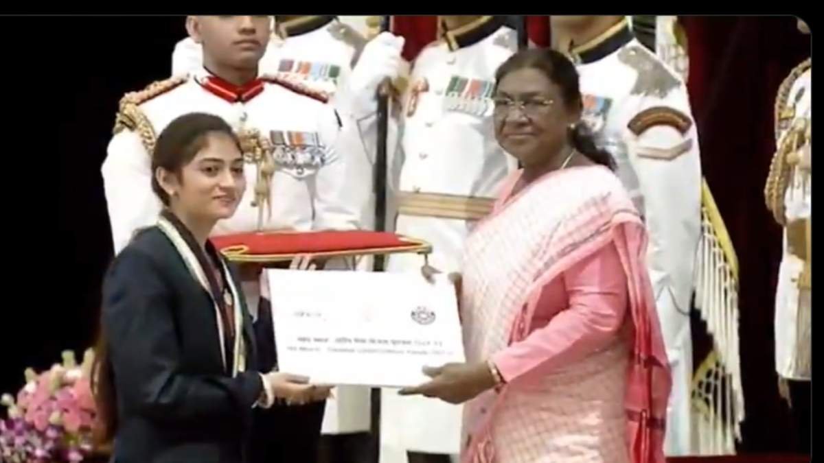 छत्तीसगढ़ की बेटी लखनी साहू को मिला “MY Bharat NSS राष्ट्रीय पुरस्कार” : राष्ट्रपति द्रौपदी मुर्मू ने किया सम्मानित, मुख्यमंत्री विष्णुदेव साय ने कहा — युवाशक्ति ने फिर बढ़ाया प्रदेश का गौरव 1 image 53 6