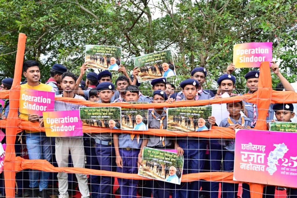 PM Modi: "With the mantra of Chhattisgarh’s development lies the nation’s progress, we are moving towards a developed India" 6 1002717804