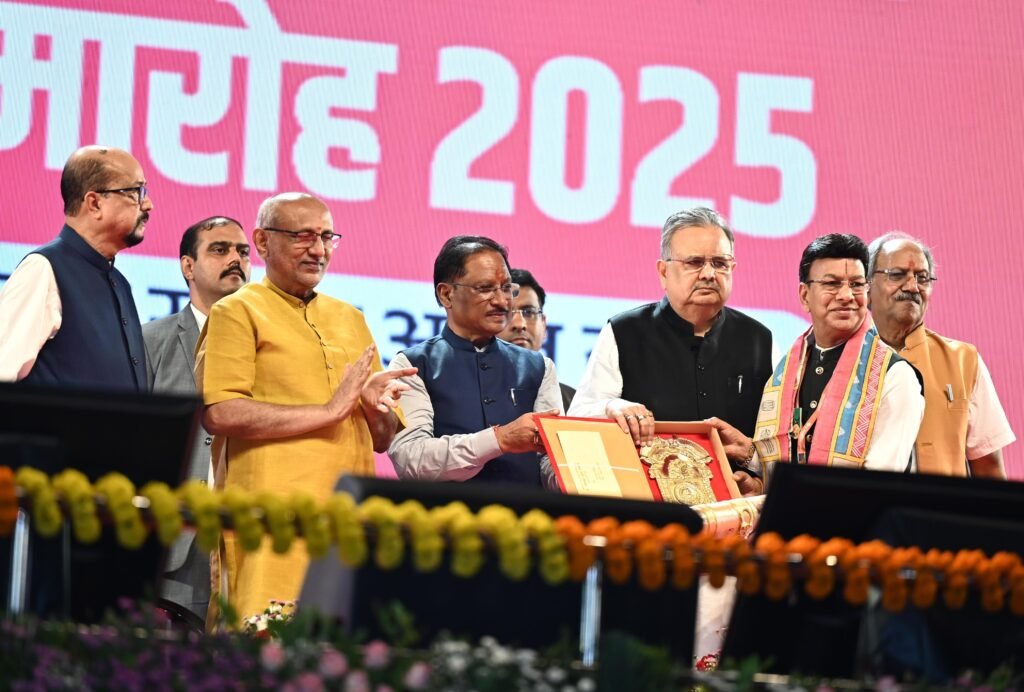 रजत महोत्सव समापन पर उपराष्ट्रपति राधाकृष्णन बोले – अब छत्तीसगढ़ की नई पहचान विकास और विश्वास है, न कि भय और हिंसा 2 1002748814