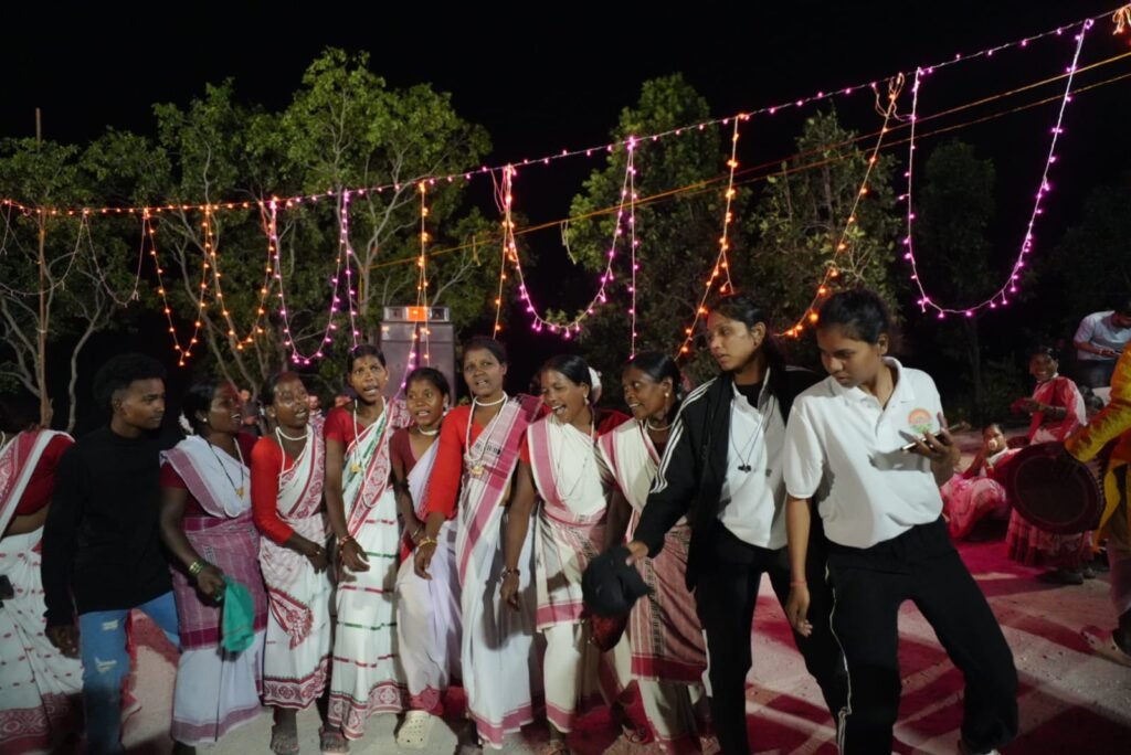 जशपुर जम्बुरी में सजी ग्रामीण संस्कृति की महफिल, रोमांच और मेहमाननवाज़ी ने जीता पर्यटकों का दिल 3 1002758688