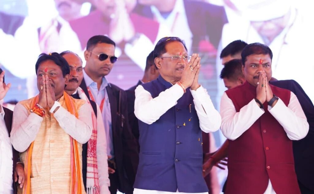 बस्तर में बिरसा मुंडा जयंती पर उमड़ा जनसमुद्र: मुख्यमंत्री साय बोले—जनजातीय विकास के लिए सरकार पूरी तरह संकल्पित 2 1002814138