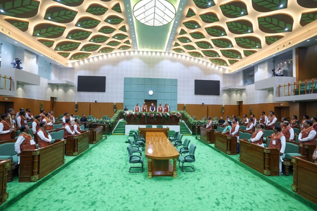 छत्तीसगढ़ विधानसभा का 25 साल का इंतजार खत्म, प्रधानमंत्री नरेन्द्र मोदी ने नए विधानसभा भवन को राज्य को किया समर्पित 4 IMG 20251101 WA0114