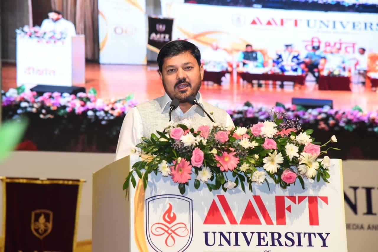 AAFT यूनिवर्सिटी के दीक्षांत समारोह में राज्यपाल रमेन डेका के साथ शामिल हुए विधायक अनुज शर्मा, बोले— “शिक्षा केवल रोजगार नहीं, आत्मनिर्भरता और सामाजिक समरसता का माध्यम है” 1 IMG 20251106 WA0036