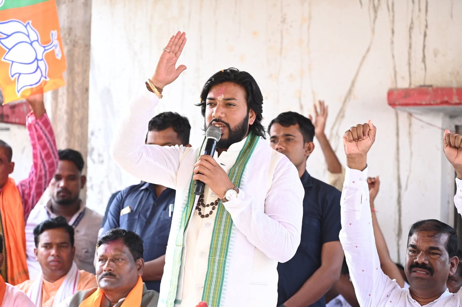 नुआपाड़ा उपचुनाव में मंत्री गुरु खुशवंत साहेब ने भरी हुंकार, जय ढोलकिया के समर्थन में उमड़ा जनसैलाब 1 IMG 20251108 WA0010