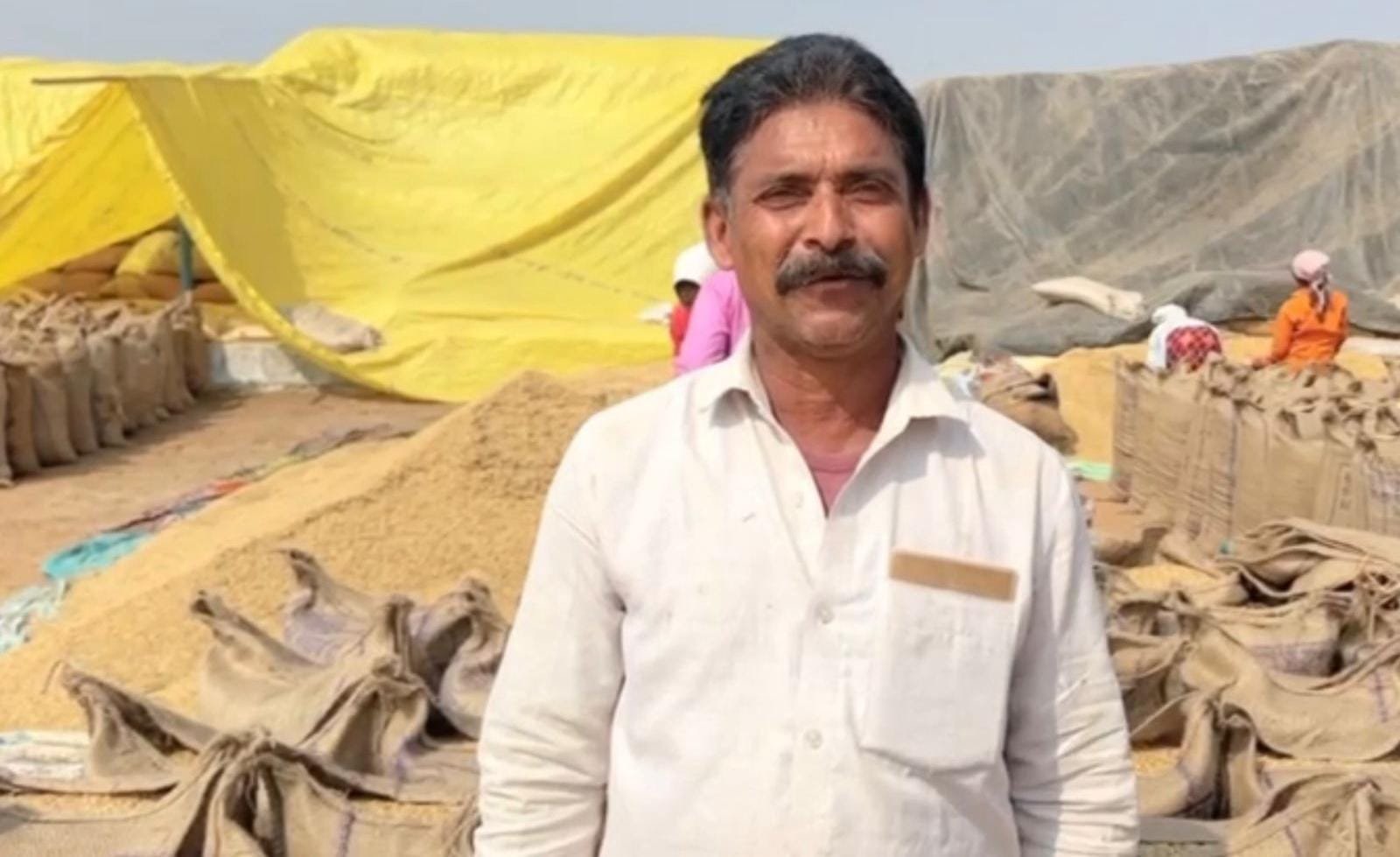 धमतरी में धान खरीदी का नया मॉडल: किसान राजेश साहू ने 80 क्विंटल बेचकर दिखाई तकनीक की ताकत 1 IMG 20251124 WA0015