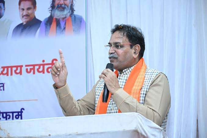 Raipur News: साइंस कॉलेज चौपाटी पर हंगामा! भाजपा-कांग्रेस में भिड़ंत, विकास उपाध्याय समेत कई कांग्रेसी हिरासत में – BJP विधायक राजेश मूणत ने बताई चौपाटी हटाने की असली वजह 1 images 63