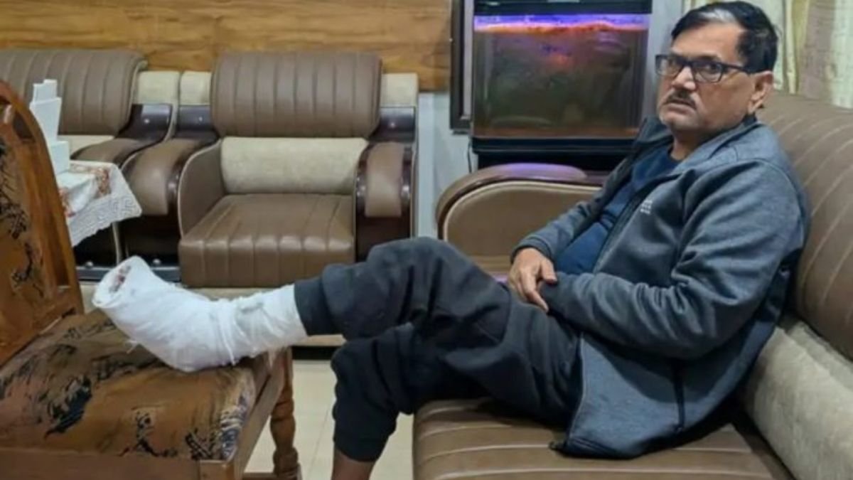 अधिवक्ता को पीटा