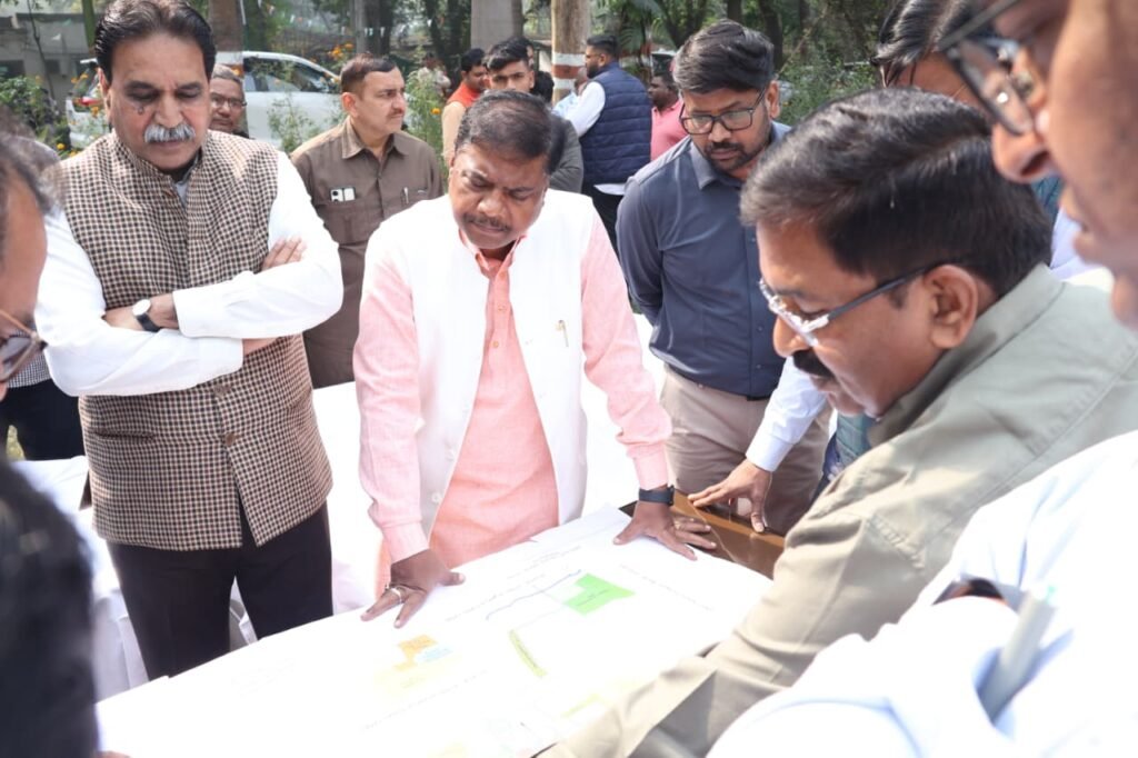 नंदनवन में बड़े बदलाव की तैयारी : वन मंत्री केदार कश्यप ने किया निरीक्षण, बायोडायवर्सिटी थीम पार्क बनाने के निर्देश 2 1002920069