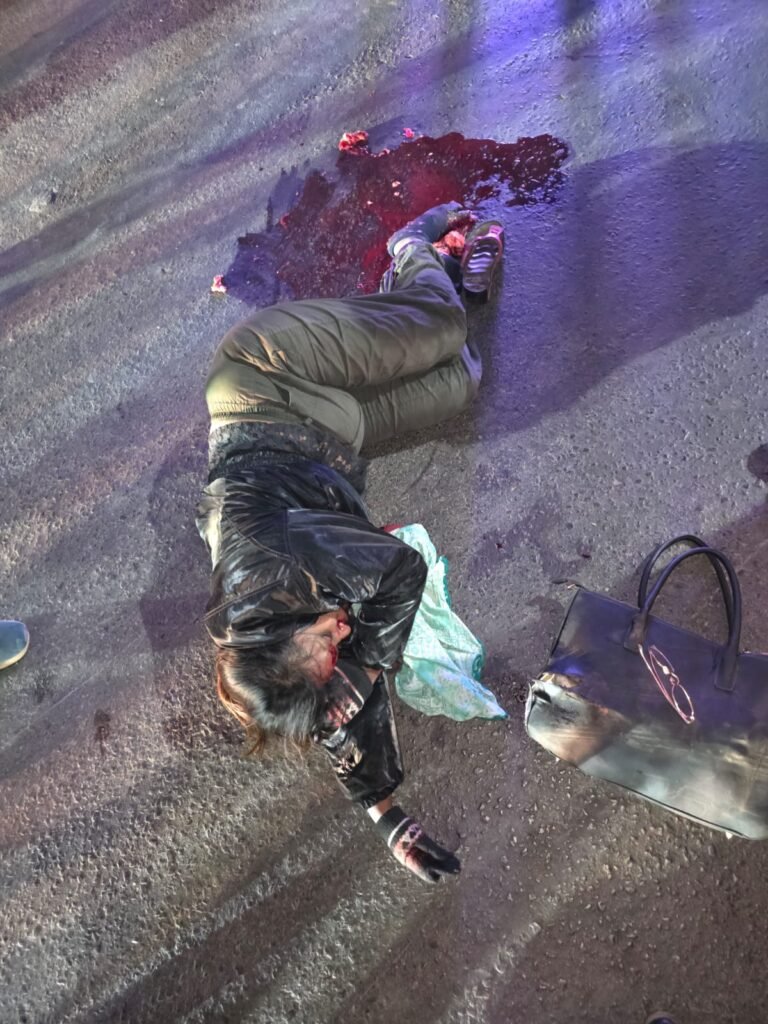 रायपुर में महिला पत्रकार को तेज रफ्तार ट्रेलर ने कुचला : हालत नाजुक; हादसे के बाद चालक फरार, पुलिस में हड़कंप 3 1003025648