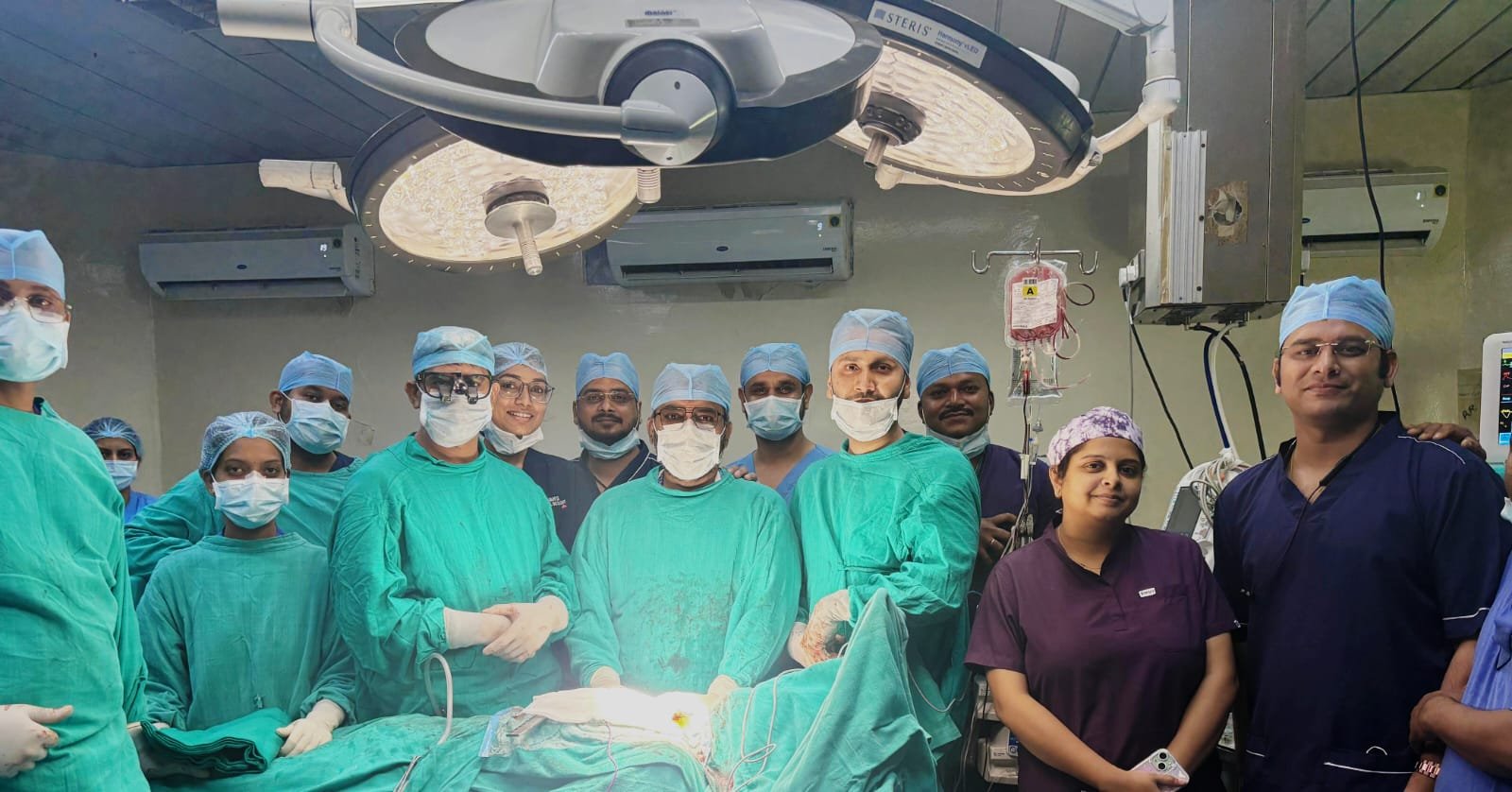 छाती के दुर्लभ कैंसर का सफल ऑपरेशन : अंबेडकर अस्पताल रायपुर में बची 29 वर्षीय युवक की जान 1 IMG 20251230 WA0009