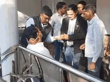 बिलासपुर में बड़ा ड्रामा: मंत्री की फटकार सुनते ही गिर पड़े BEO, निलंबन की बात पर बेहोश—अस्पताल पहुंचाए गए 1 comp 113 8 1765507120