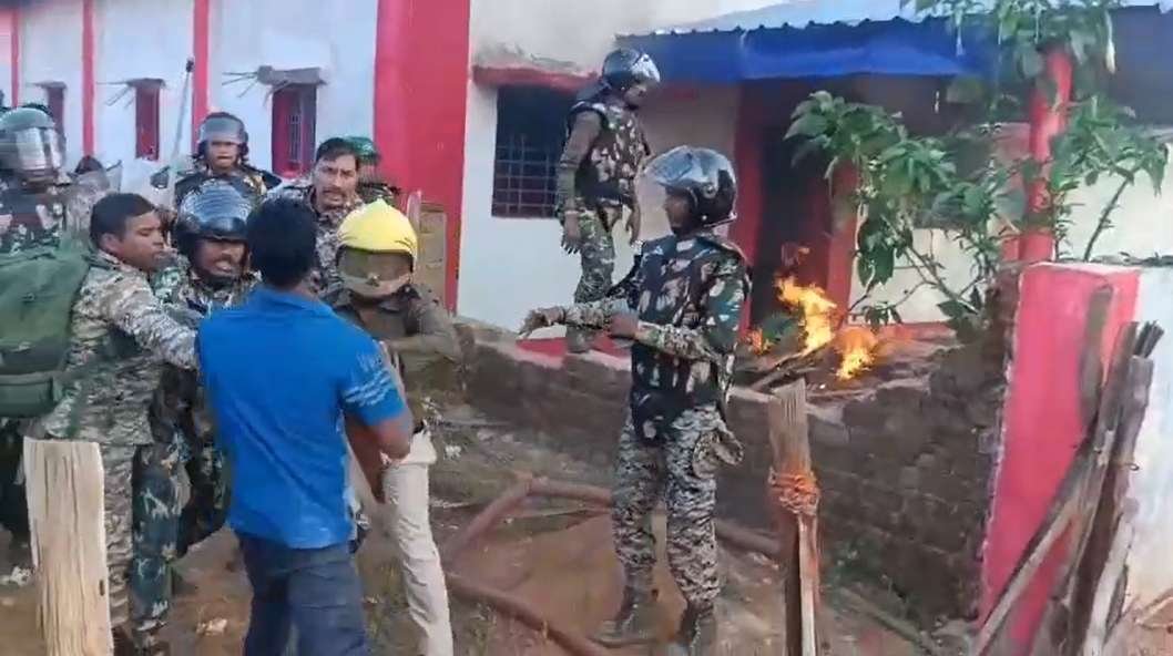 Violence breaks out in Kanker over burial dispute, two churches set on fire 1 image 14 19