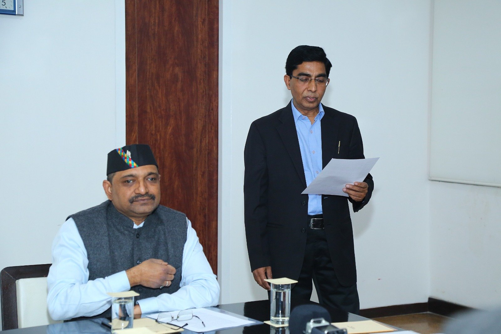 image editor output image 302543810 1765045260503