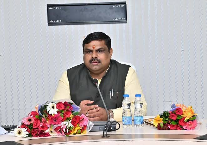 CG के सभी शासकीय स्कूलों में मोबाइल ऐप से हाजिरी : शिक्षा मंत्री बोले—"ऑनलाइन व्यवस्था से सुधरेगी शिक्षा गुणवत्ता" 1 images 63