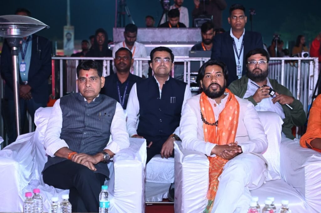 आरंग में संस्कृति और इतिहास का महाकुंभ!<div>राजा मोरध्वज महोत्सव–2026 का भव्य शुभारंभ,</div><div>टंकराम वर्मा ने किया दान और सत्यनिष्ठा का संदेश</div> 7 1003195897