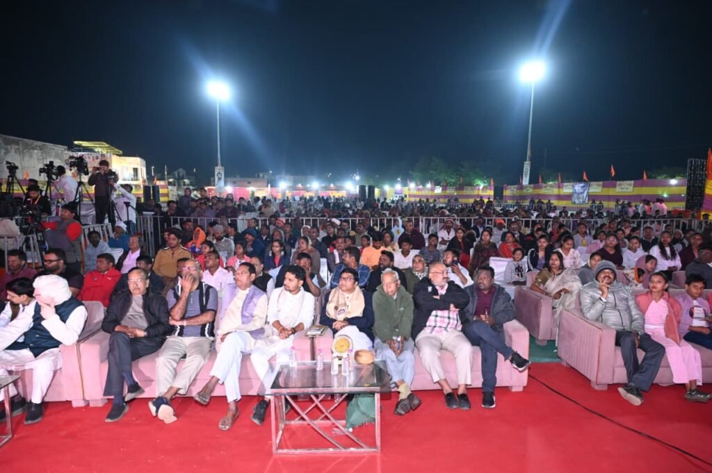 आरंग में संस्कृति और इतिहास का महाकुंभ!<div>राजा मोरध्वज महोत्सव–2026 का भव्य शुभारंभ,</div><div>टंकराम वर्मा ने किया दान और सत्यनिष्ठा का संदेश</div> 6 1003195903