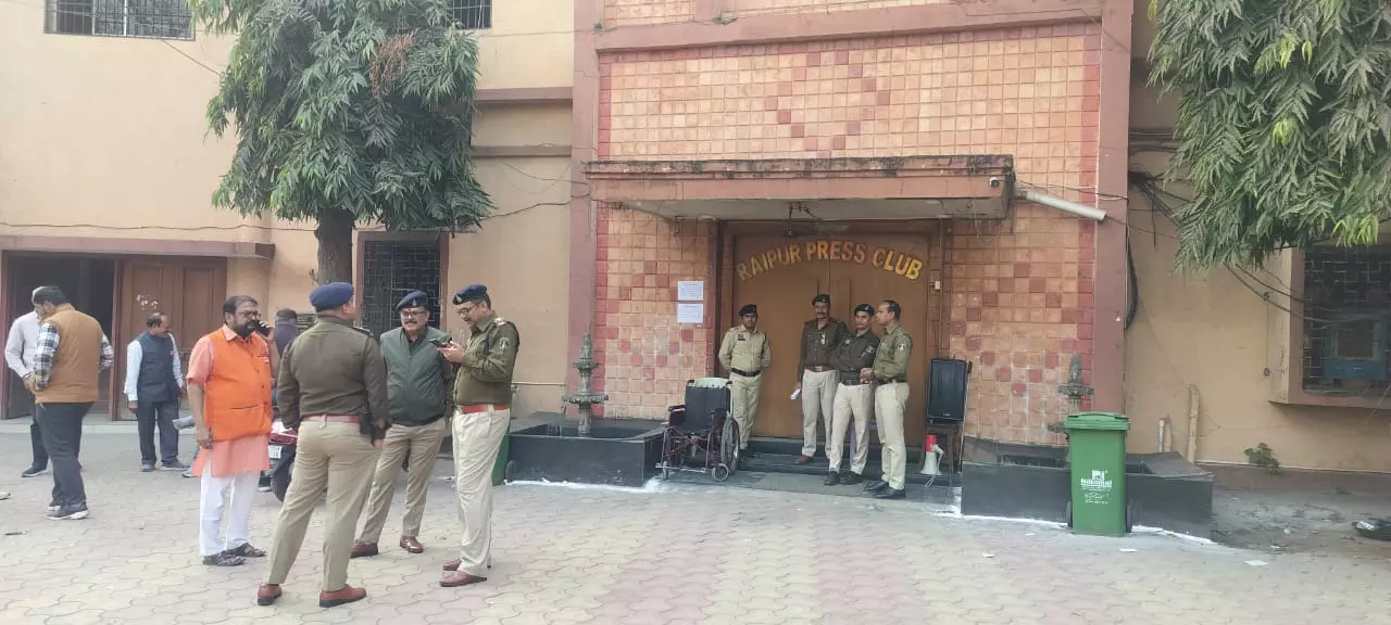 रायपुर प्रेस क्लब चुनाव 2026: 784 में से 647 पत्रकारों ने डाले वोट, रात 8 बजे आएगा फैसला 1 5160361 untitled 17 copy