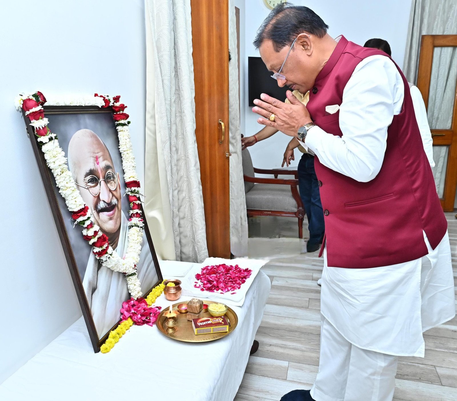 महात्मा गांधी की पुण्यतिथि पर मुख्यमंत्री विष्णु देव साय ने दी श्रद्धांजलि, कहा—सत्य और अहिंसा आज भी देश को दिशा देने वाले मूल्य 1 IMG 20260130 WA0042 scaled