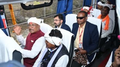 सुदूर वनांचलों को मिली कनेक्टिविटी की नई ताकत : मुख्यमंत्री साय ने कुरूसनार से ग्रामीणों संग बस में किया सफर, जनजातीय अंचलों में बढ़ा भरोसा 5 IMG 20260131 WA0015